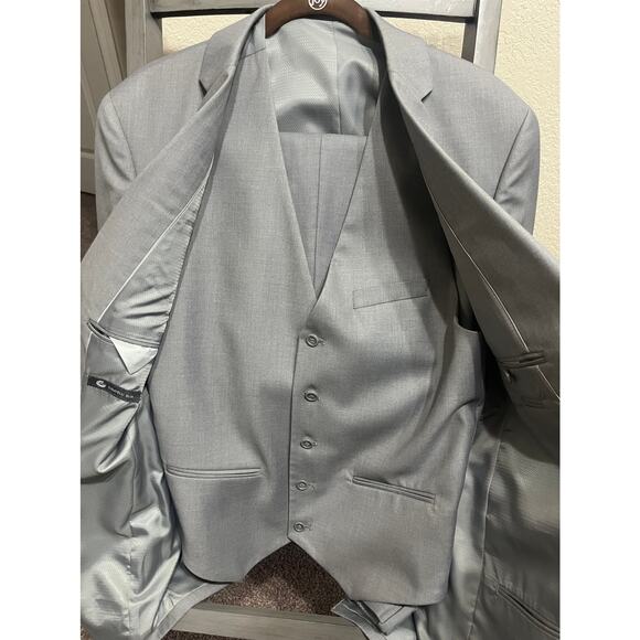 Men's Custom 3 Piece Grey Suit - Picture 3 of 7